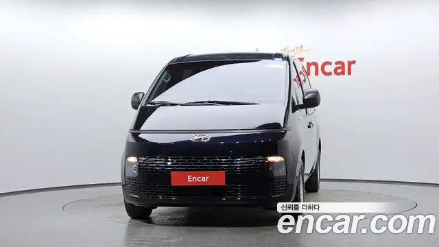 Hyundai Staria 2023 thumb 2