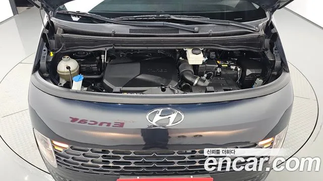 Hyundai Staria 2023 thumb 5