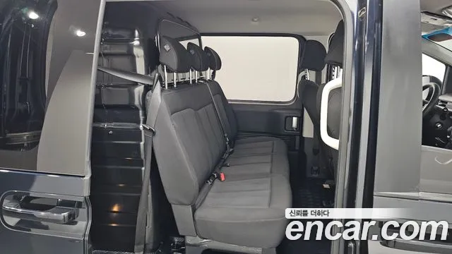 Hyundai Staria 2023 thumb 11