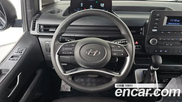 Hyundai Staria 2023 thumb 12