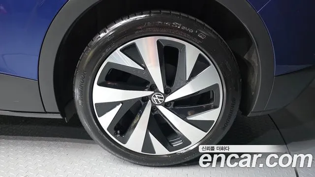 Volkswagen ID.4 2023 thumb 5