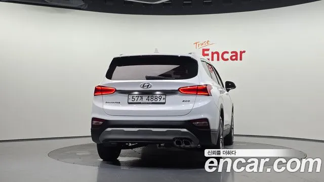 Hyundai Santa Fe 2019 thumb 4
