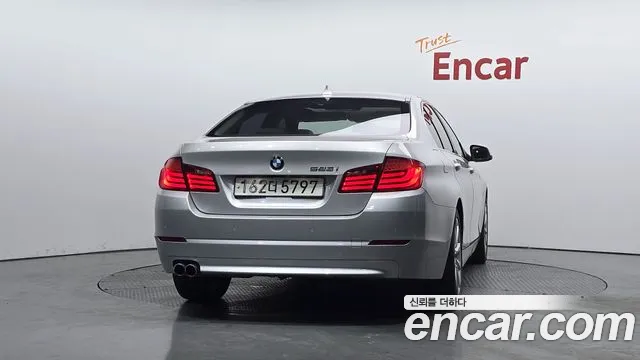 BMW 5 серии 2011 thumb 3