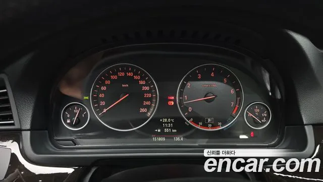 BMW 5 серии 2011 thumb 7
