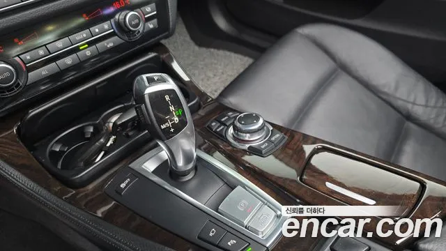 BMW 5 серии 2011 thumb 8