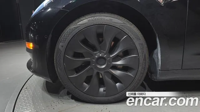 Tesla Model 3 2020 thumb 5