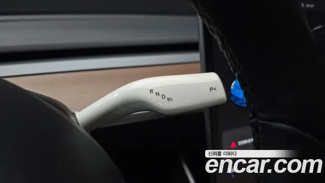 Tesla Model 3 2020 thumb 9