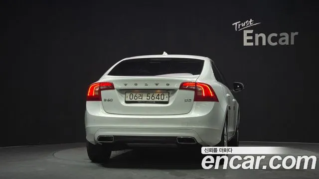 Volvo S60 2018 thumb 4
