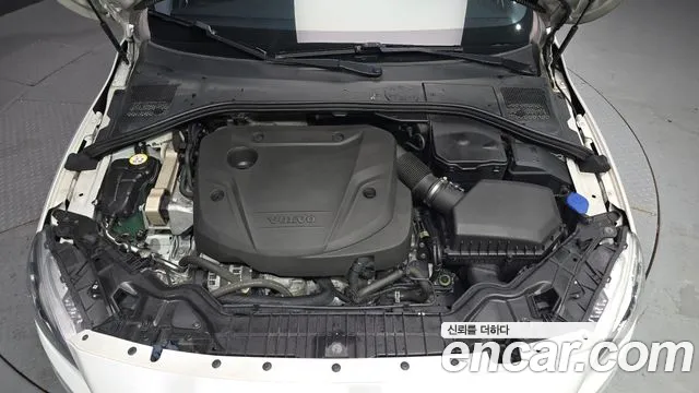 Volvo S60 2018 thumb 6