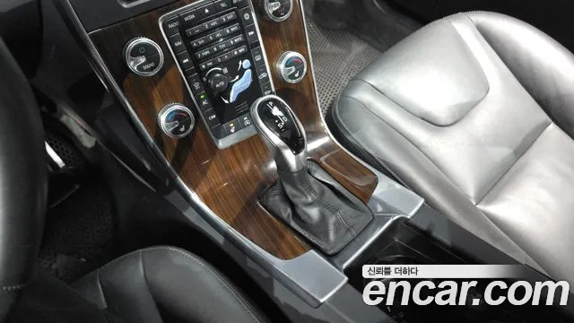 Volvo S60 2018 thumb 9