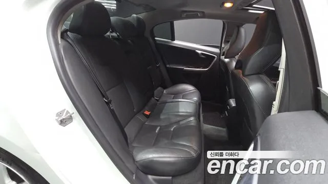 Volvo S60 2018 thumb 11