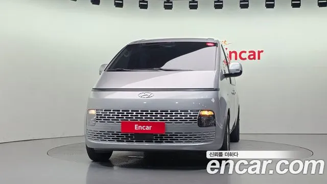 Hyundai Staria 2024 thumb 3