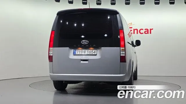 Hyundai Staria 2024 thumb 4