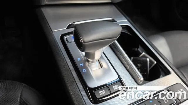 Genesis G80 2017 thumb 9