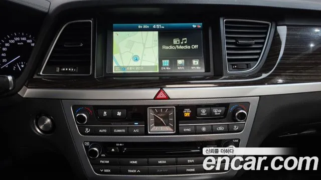 Genesis G80 2017 thumb 12