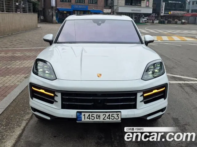 Porsche Cayenne 2024 thumb 3