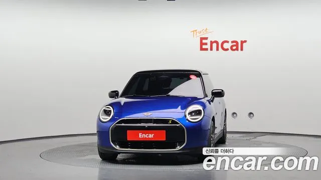 Mini Hatch 2024 thumb 3