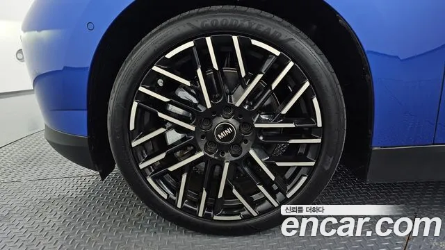 Mini Hatch 2024 thumb 5