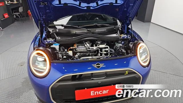 Mini Hatch 2024 thumb 6