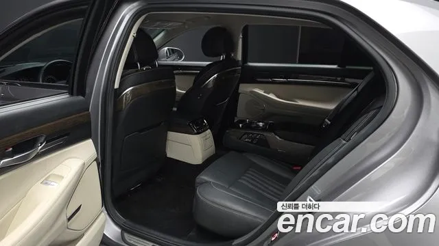 Genesis G90 2020 thumb 11