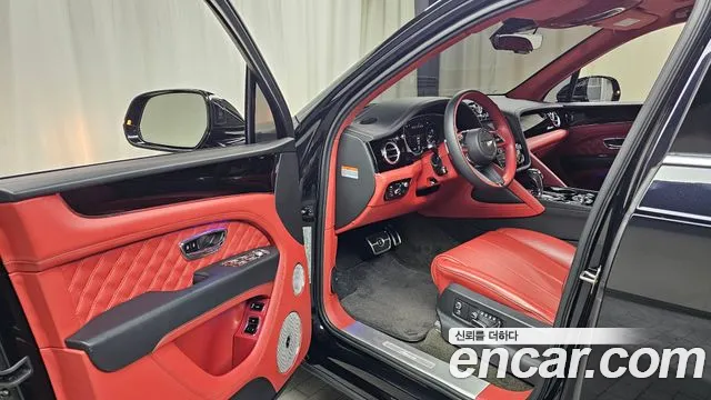 Bentley Bentayga 2023 thumb 9