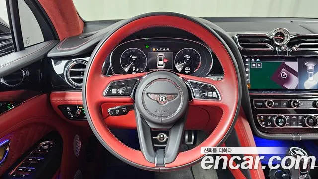Bentley Bentayga 2023 thumb 12