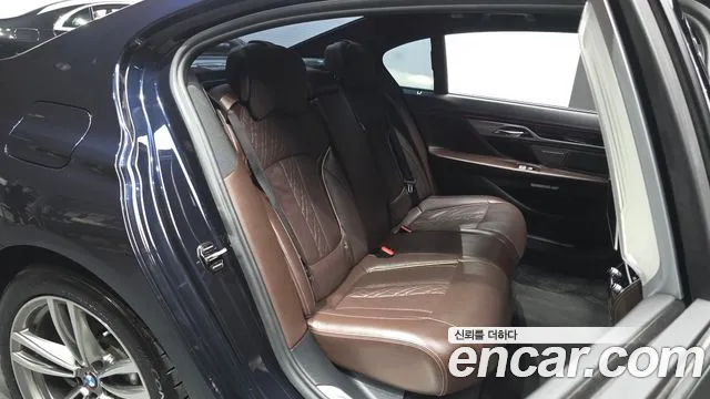 BMW 7 серии 2017 thumb 11