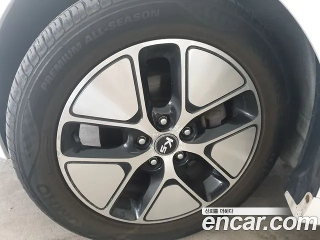 Kia K5 2011 thumb 5