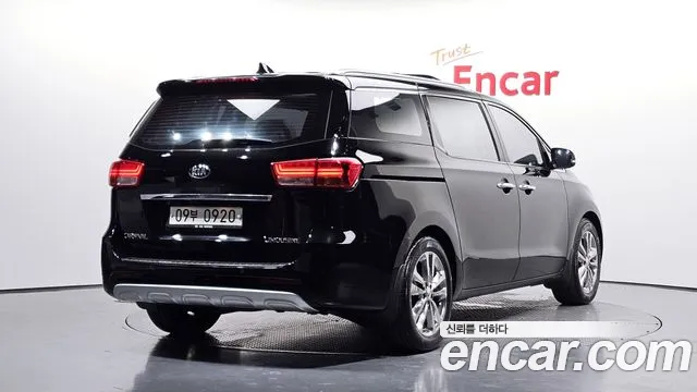Kia Carnival 2015 thumb 2
