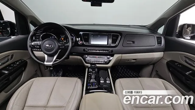 Kia Carnival 2015 thumb 7