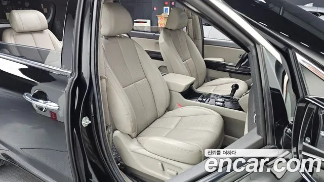 Kia Carnival 2015 thumb 11
