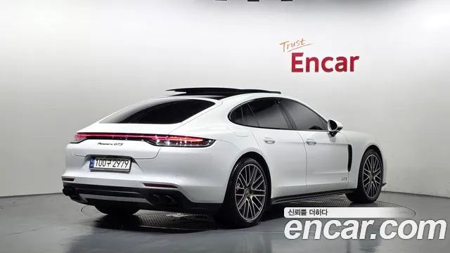 Porsche Panamera 2021 thumb 2