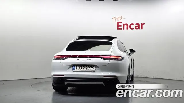 Porsche Panamera 2021 thumb 4