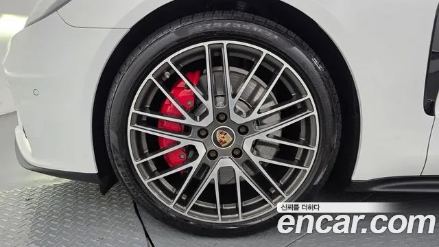 Porsche Panamera 2021 thumb 5