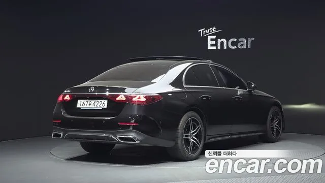 Mercedes-Benz E-Класс 2025 thumb 2