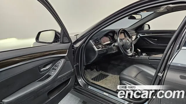 BMW 5 серии 2014 thumb 10