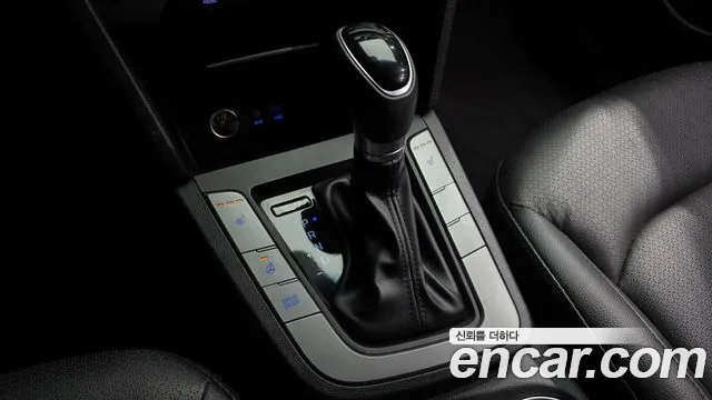 Hyundai Avante 2017 thumb 9