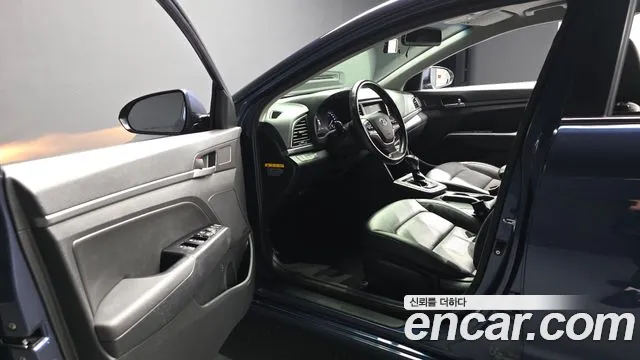 Hyundai Avante 2017 thumb 10