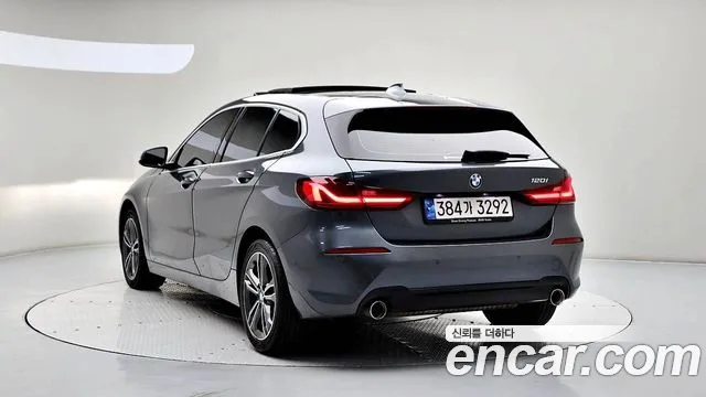 BMW 1 серии 2022 thumb 2