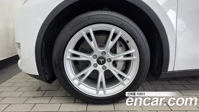 Tesla Model Y 2021 thumb 5