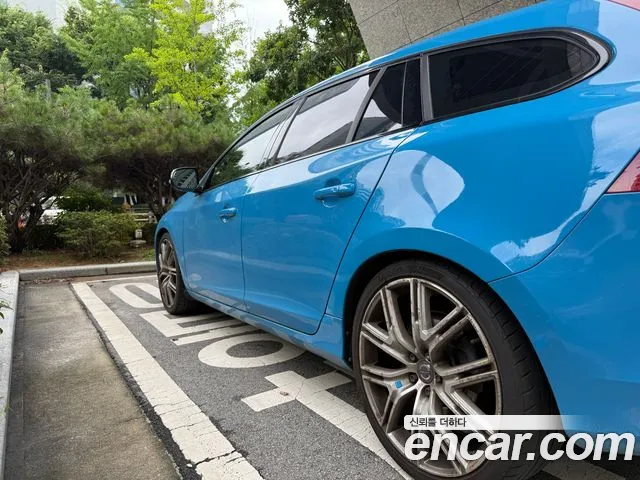 Volvo V60 2017 thumb 2