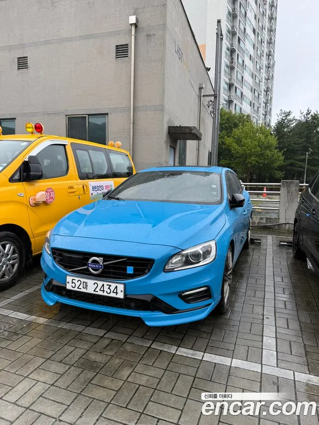 Volvo V60 2017 thumb 3