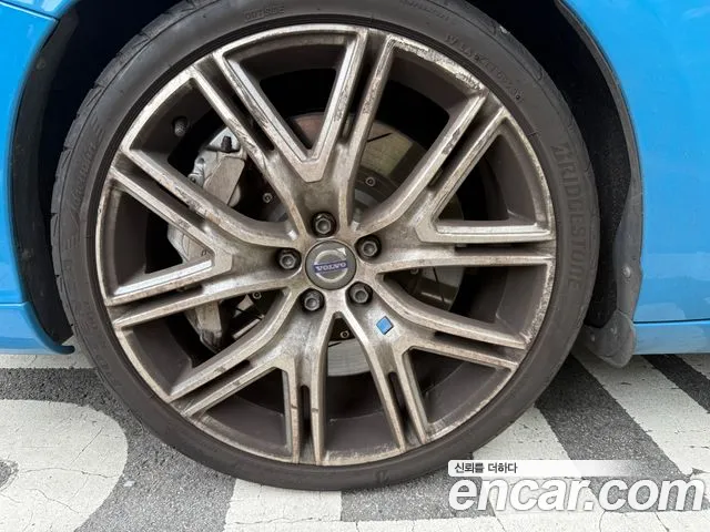 Volvo V60 2017 thumb 5