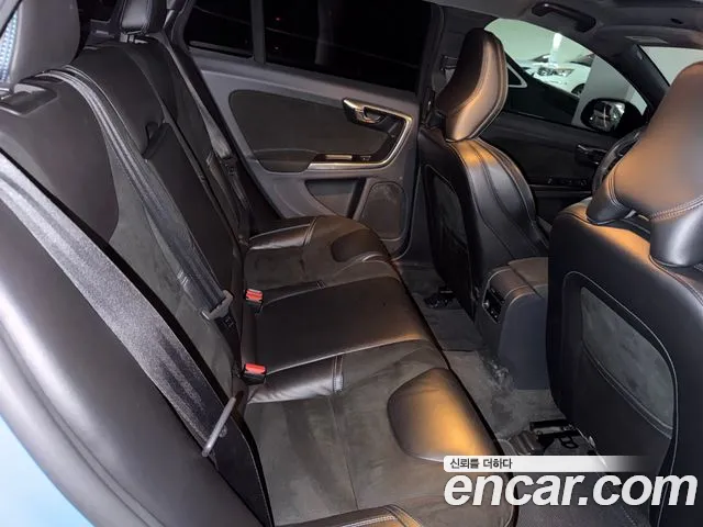 Volvo V60 2017 thumb 10
