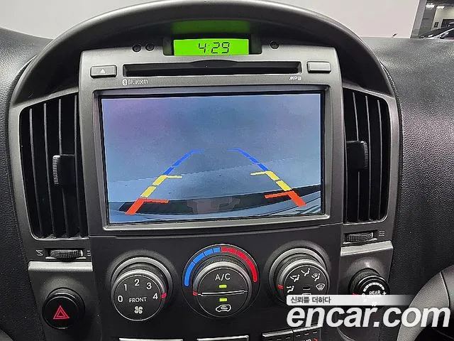 Hyundai Starex 2014 thumb 10