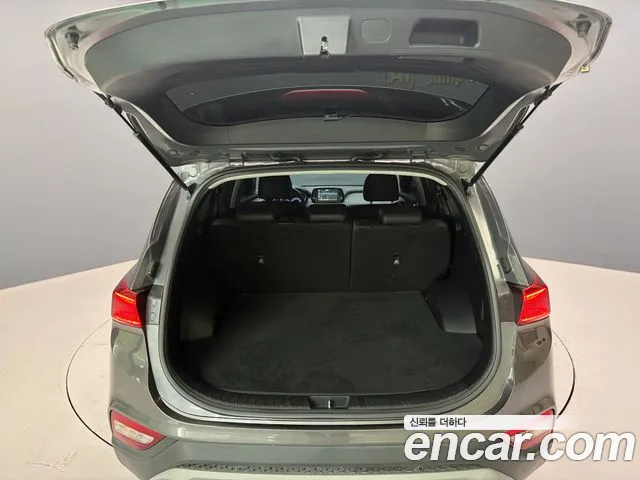 Hyundai Santa Fe 2018 thumb 8