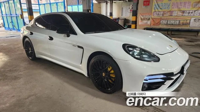 Porsche Panamera 2013 thumb 12
