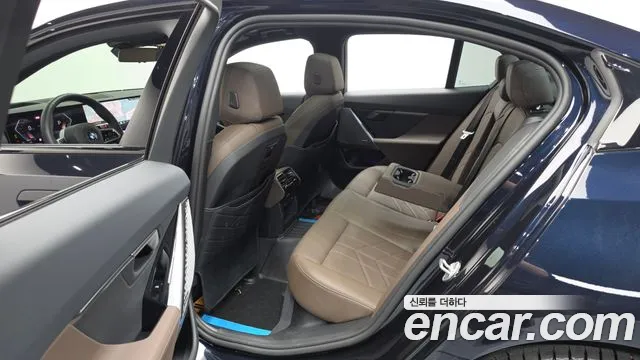 BMW 5 серии 2025 thumb 12