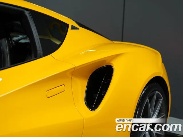 Lotus Emira 2024 thumb 8