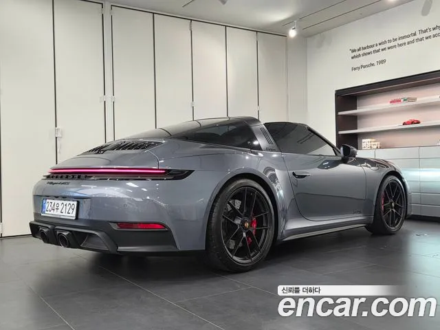 Porsche 911 2025 thumb 2